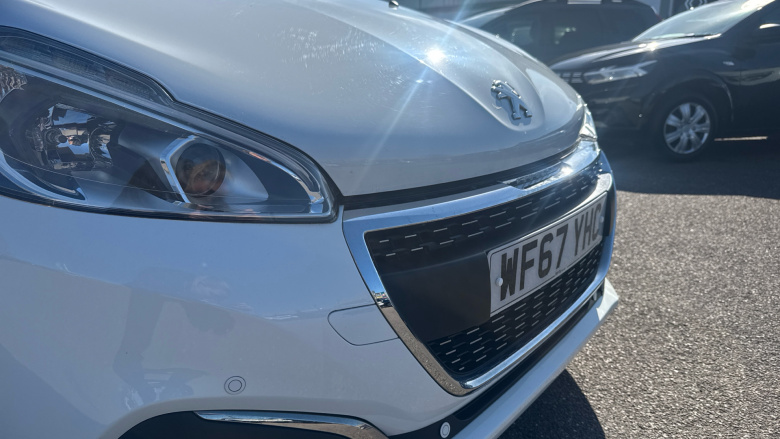 Peugeot 208 1.2 PureTech Allure Premium 5dr Petrol Hatchback